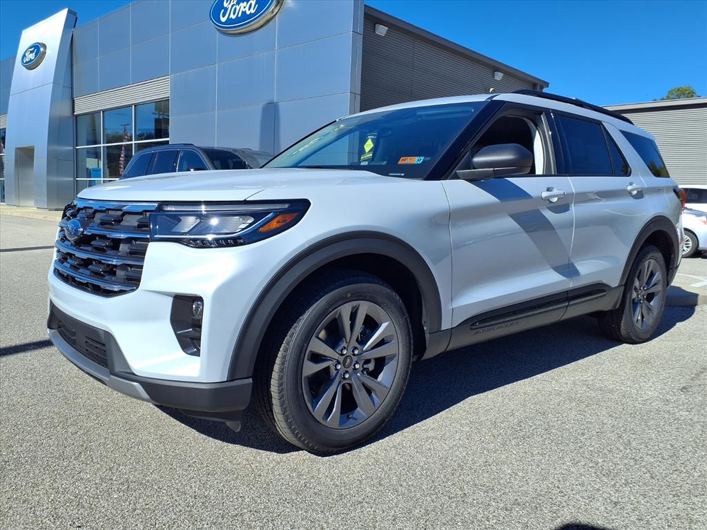 2026 Ford Explorer photo 2