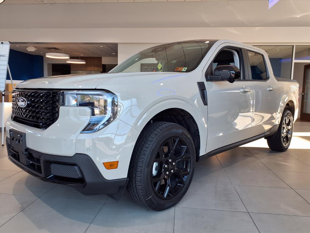2025 Ford Maverick Lariat photo 2