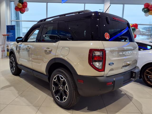 2025 Ford Bronco Sport Outer Banks photo 2