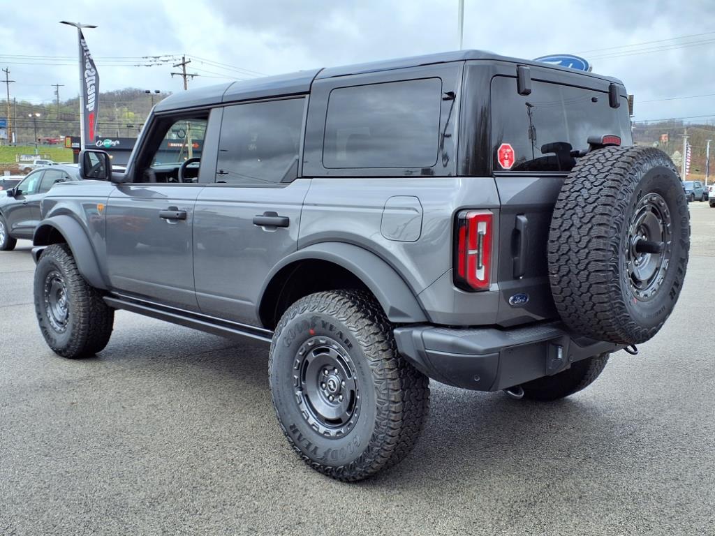 2025 Ford Bronco Badlands photo 3