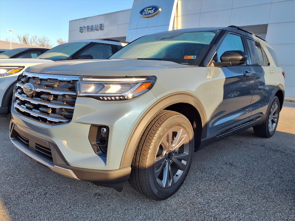 2026 Ford Explorer photo 3
