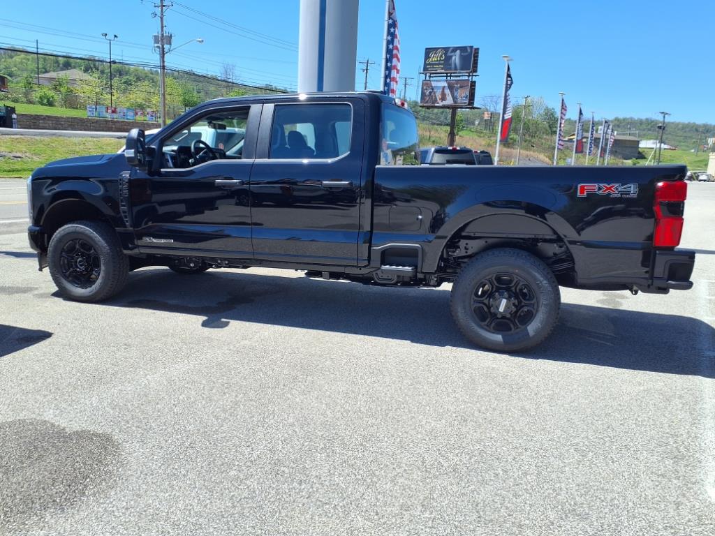 2025 Ford F-350 XL photo 3