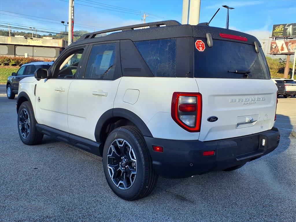 2025 Ford Bronco Sport Outer Banks photo 3