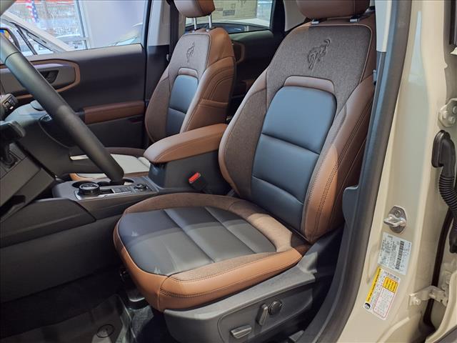 2025 Ford Bronco Sport Outer Banks photo 3