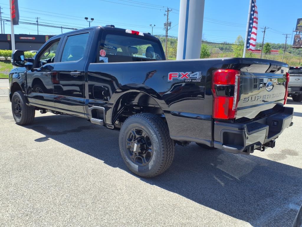 2025 Ford F-350 XL photo 4