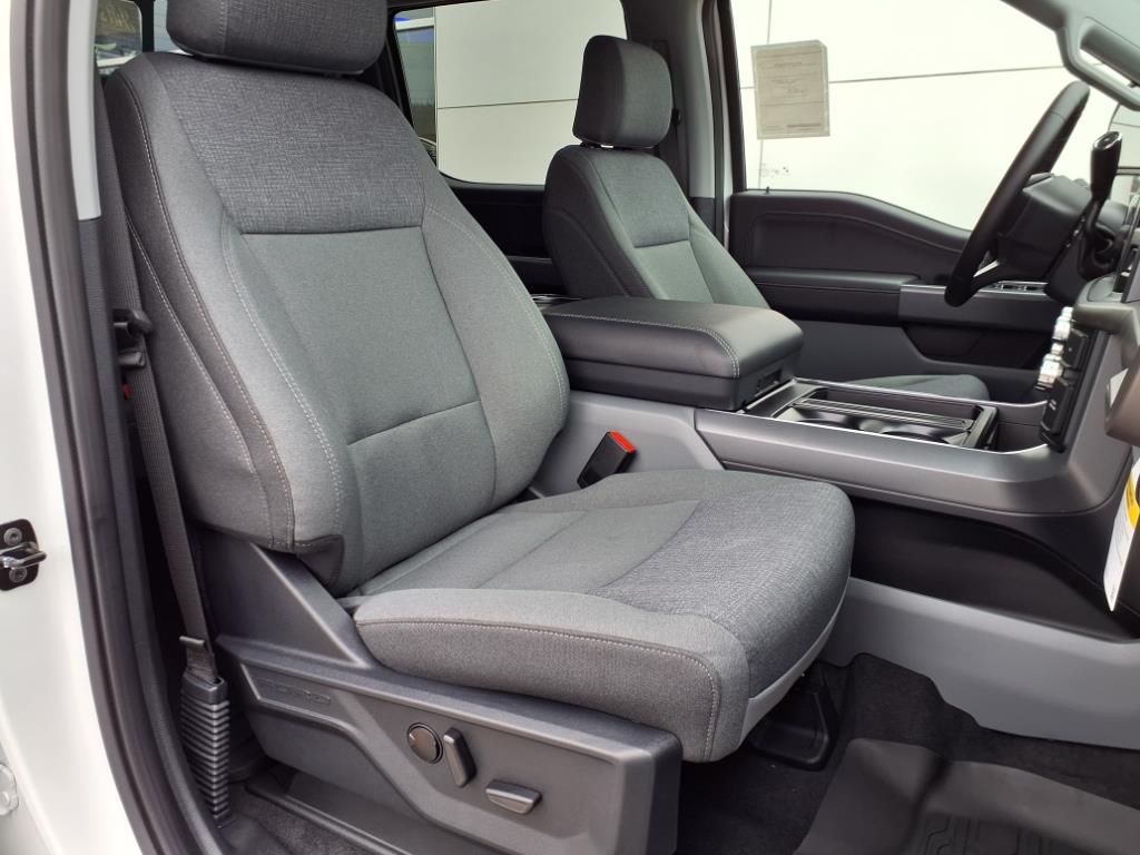 2025 Ford F-150 XLT photo 4