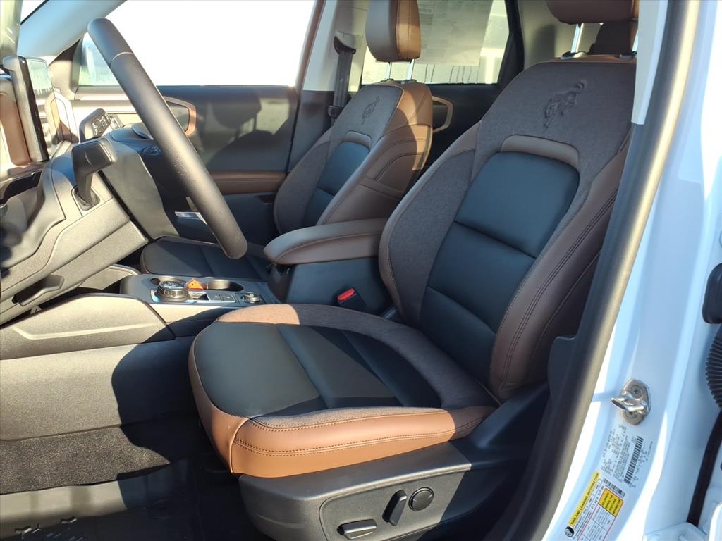 2025 Ford Bronco Sport Outer Banks photo 4