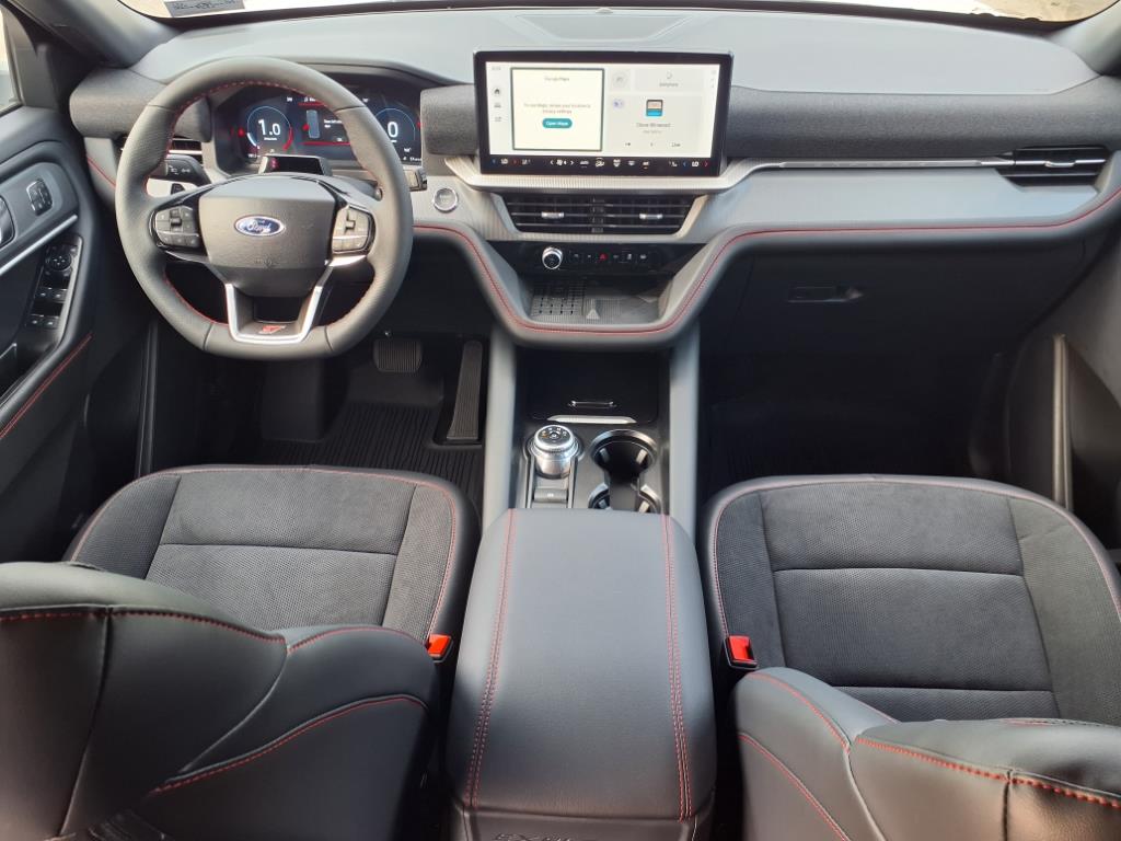 2025 Ford Explorer ST photo 4
