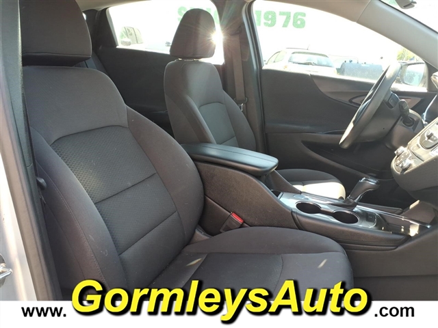 2017 Chevrolet Malibu LT:249768B