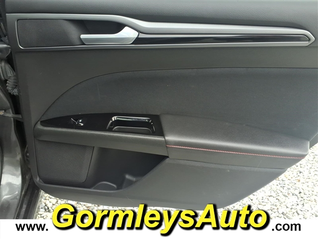 2016 Ford Fusion SE:273378B
