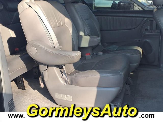 2008 Toyota Sienna XLE:022163B