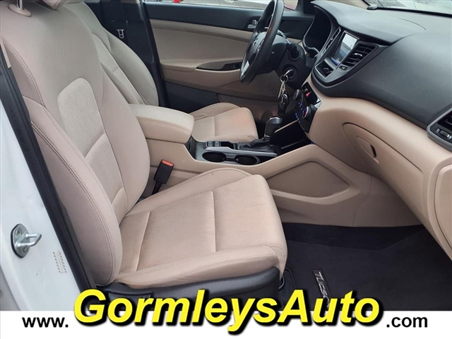 2016 Hyundai TUCSON SE:037460B