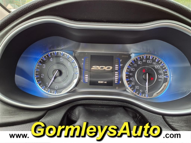 2015 Chrysler 200 Limited photo 11