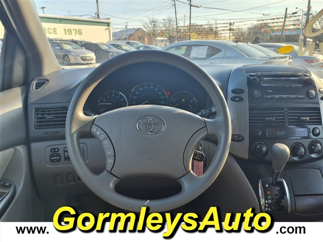 2009 Toyota Sienna LE 8-Passenger:287534B