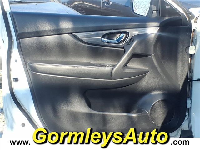 2017 Nissan Rogue S:151585B