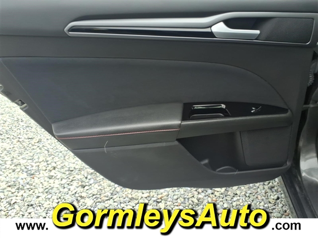 2016 Ford Fusion SE:273378B