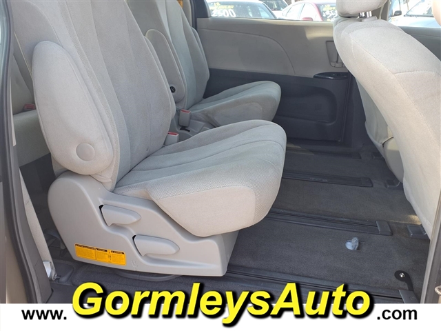 2011 Toyota Sienna Base 7-Passenger:153286B