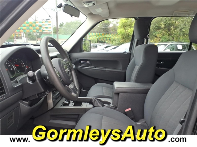 2011 Jeep Liberty Sport Jet:565117B