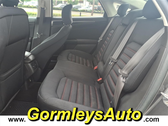 2016 Ford Fusion SE:273378B