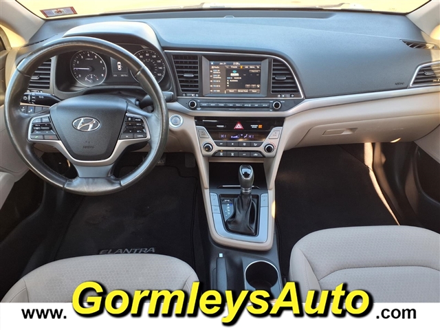 2017 Hyundai ELANTRA SE:164749B