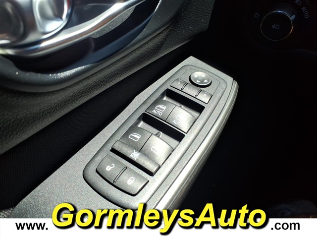 2017 Jeep Cherokee Latitude:512833B