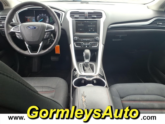 2016 Ford Fusion SE:273378B