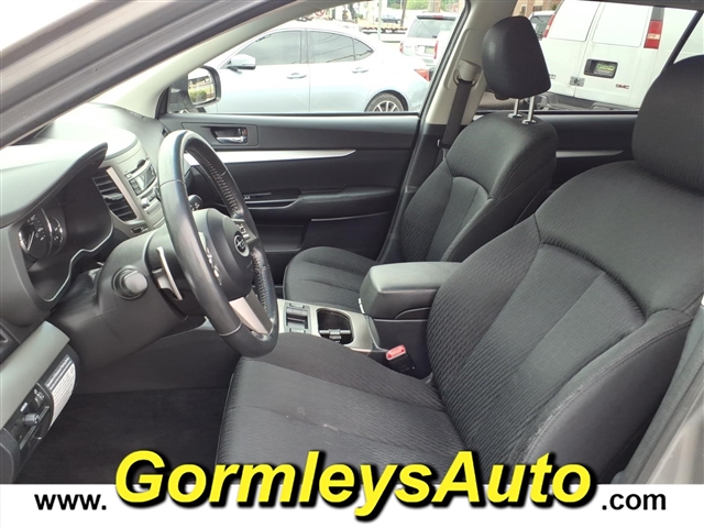 2011 Subaru Outback 2.5i Premium:321824B
