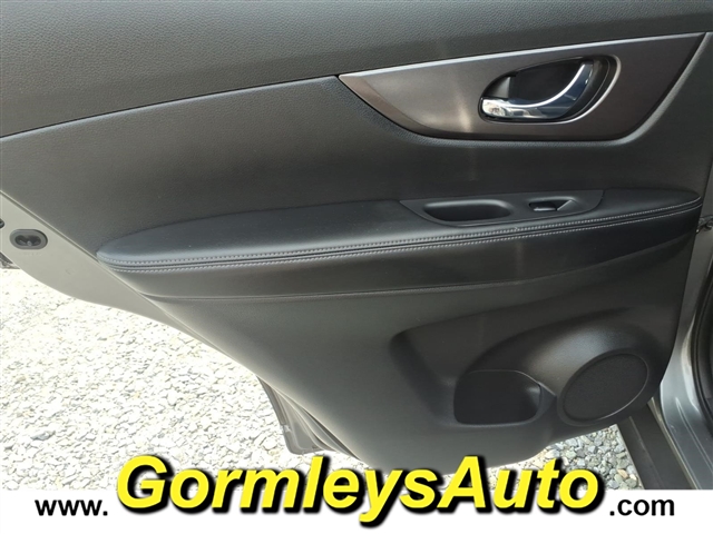 2016 Nissan Rogue S:138903B
