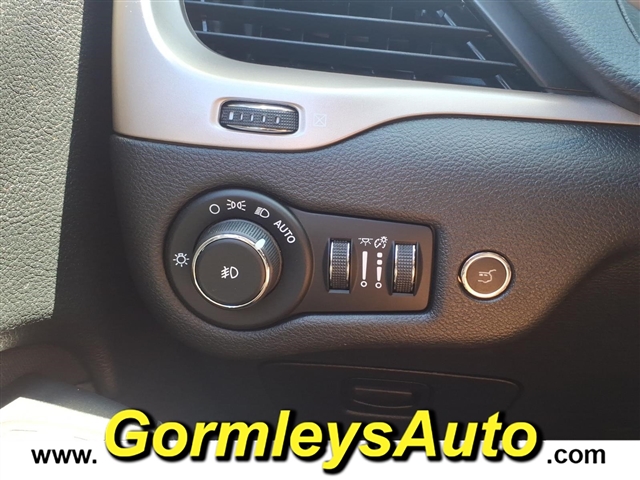 2017 Jeep Cherokee Latitude:512833B