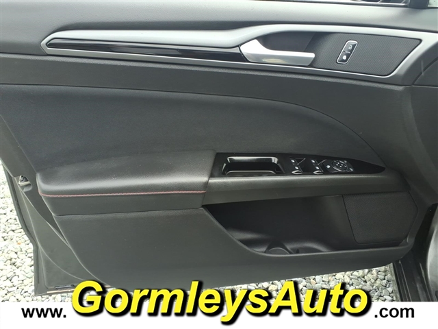 2016 Ford Fusion SE:273378B