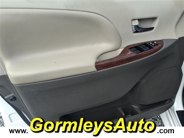 2013 Toyota Sienna XLE 8-Passenger:339481B