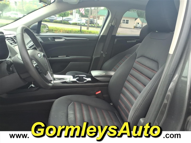 2016 Ford Fusion SE:273378B