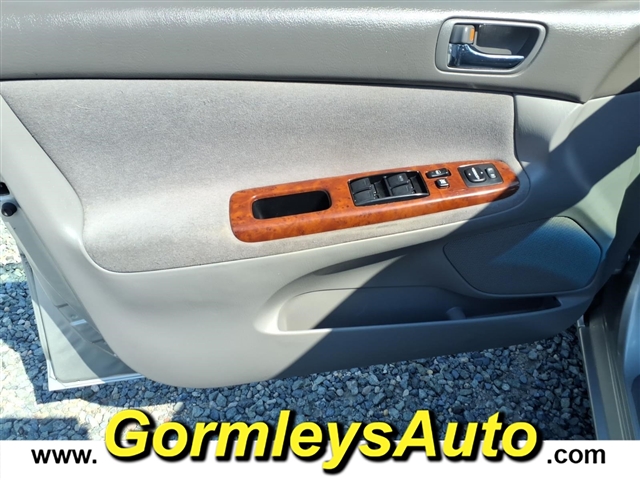 2004 Toyota Camry LE:277586B