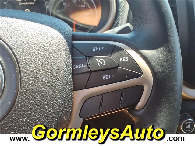 2017 Jeep Cherokee Latitude:512833B
