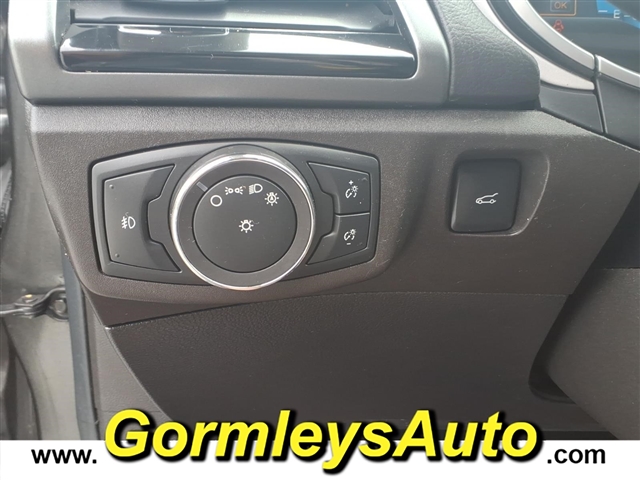 2016 Ford Fusion SE:273378B