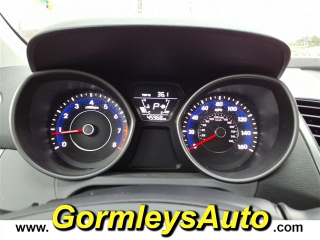 2016 Hyundai ELANTRA Limited:766706B