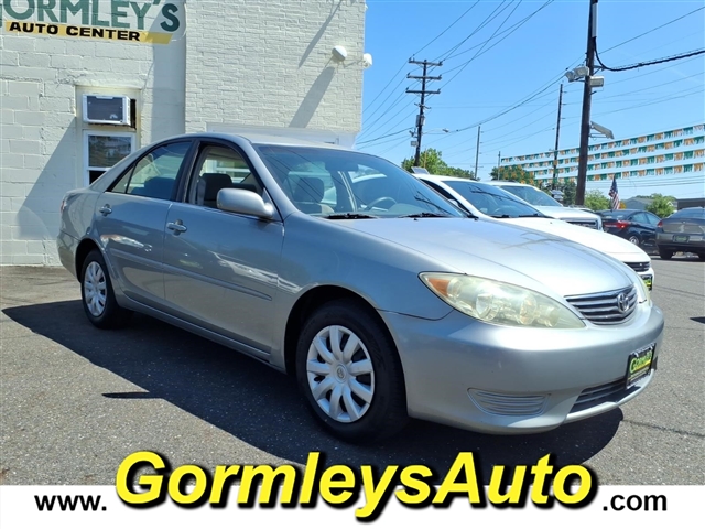 2005 Toyota Camry LE  549857B