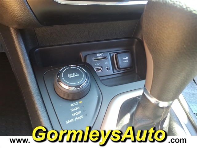 2017 Jeep Cherokee Latitude:512833B