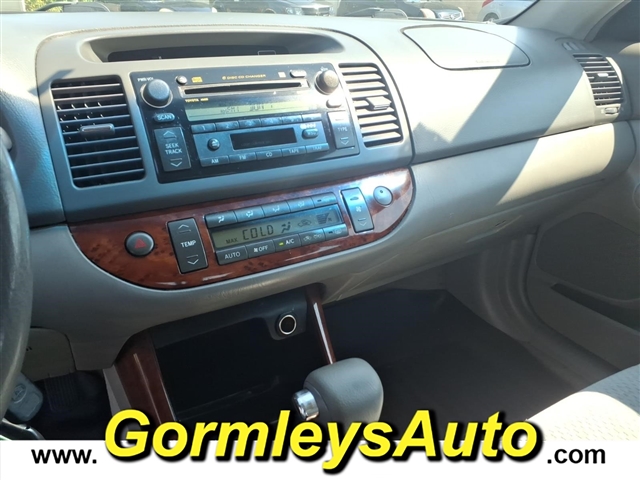 2004 Toyota Camry LE:277586B