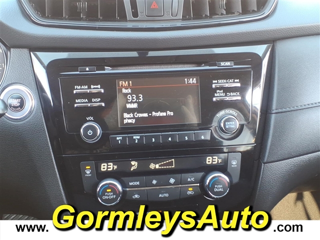 2017 Nissan Rogue S:151585B