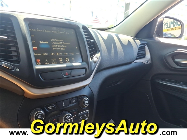 2017 Jeep Cherokee Latitude:512833B