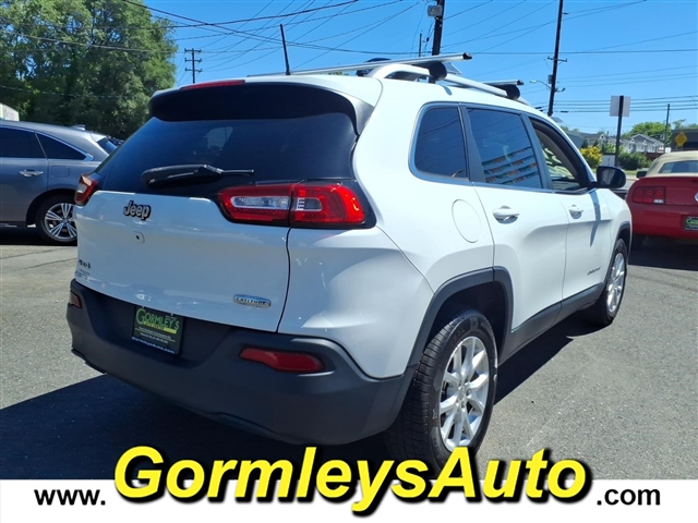 2017 Jeep Cherokee Latitude:512833B