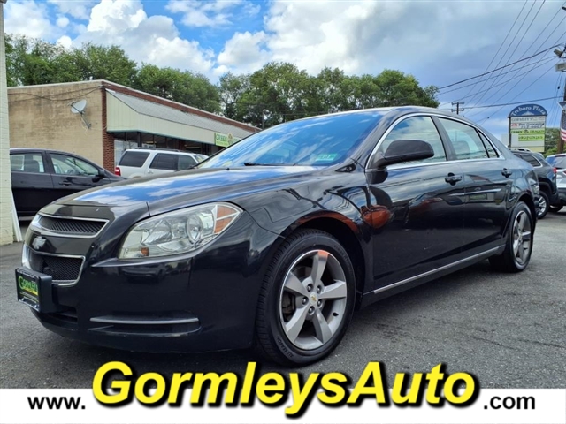 2011 Chevrolet Malibu 1LT photo 2