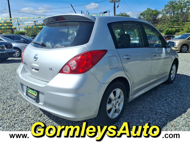 2011 Nissan Versa 1.8 SL:391746B