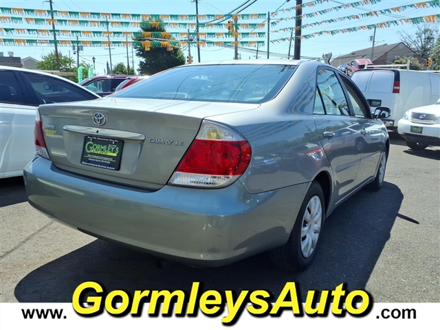 2005 Toyota Camry LE:549857B