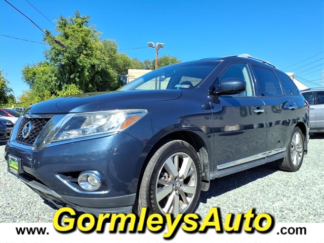 2013 Nissan Pathfinder Platinum photo 2
