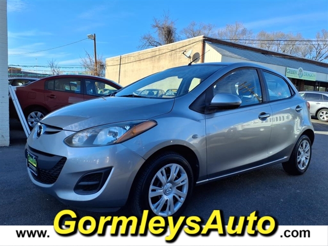 2012 Mazda Mazda2 Sport photo 2