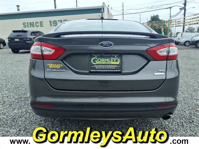 2016 Ford Fusion SE:273378B