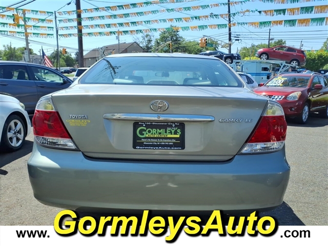 2005 Toyota Camry LE:549857B