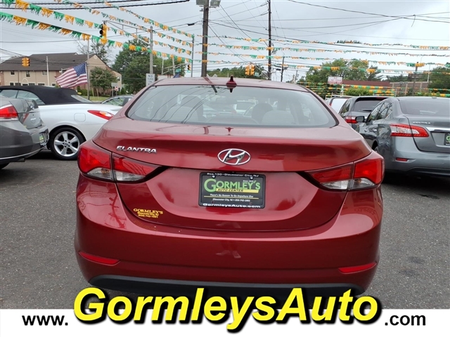 2016 Hyundai ELANTRA Limited:766706B